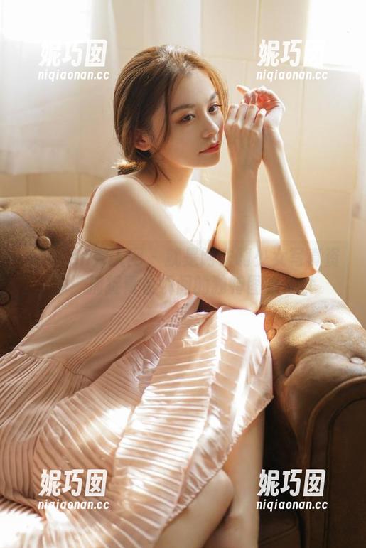 Xiuren秀人网 - 就是阿朱啊少女写真资源：捕捉青春瞬间的独特图集.txt