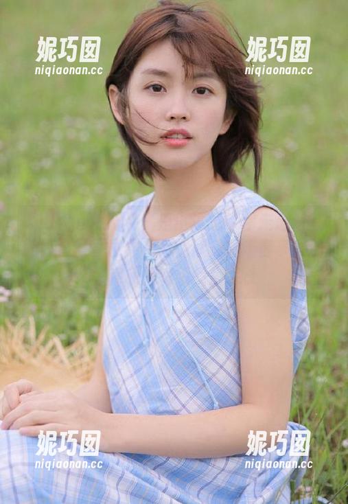 Xiuren秀人网 - 是小逗逗带你走进浴室的高清写真世界，尽情欣赏她丰富多彩的图库和精彩瞬间！.txt