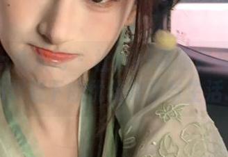 Xiuren秀人网 – 杜viki高跟鞋写真精选：高跟鞋下的优雅故事与生活.txt