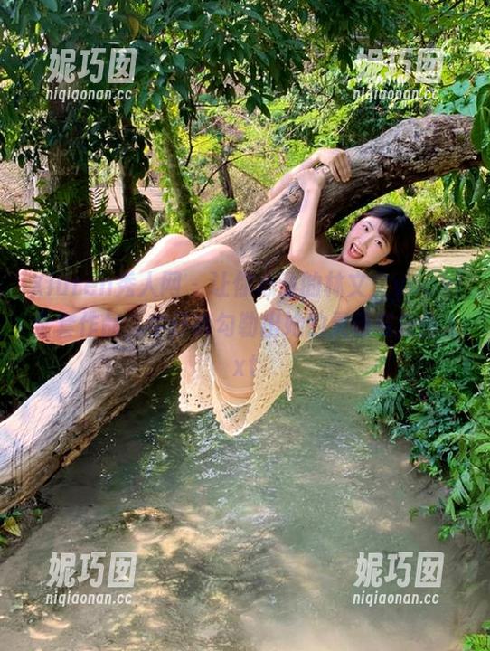 Xiuren秀人网 - 让你心动的林文文yooki全套作品，牛仔裤勾勒出她的灵动与自信.txt