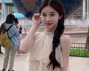 Xiuren秀人网 – 私拍大神林文文yooki带你体验女神的魅力，图片背后还有那些不为人知的小秘密！.txt