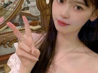 Xiuren秀人网 – 林文文yooki独家睡衣写真合集分享，捕捉每一个动人的瞬间.txt