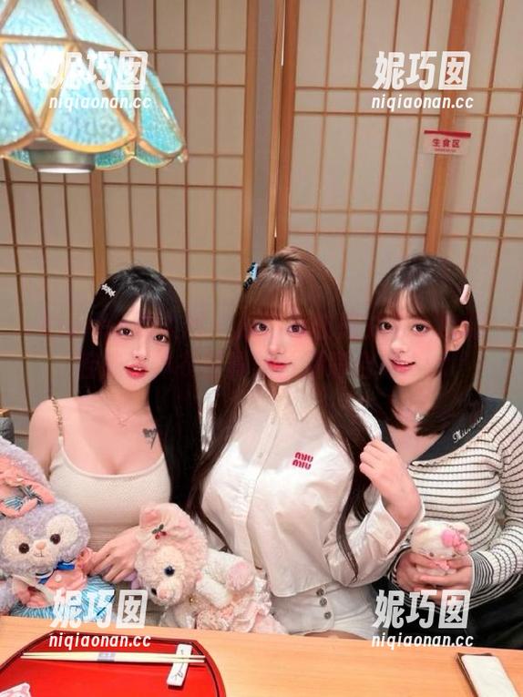 Xiuren秀人网 - 从容与性感并存：欧阳若依连体衣写真照片精彩合集.txt