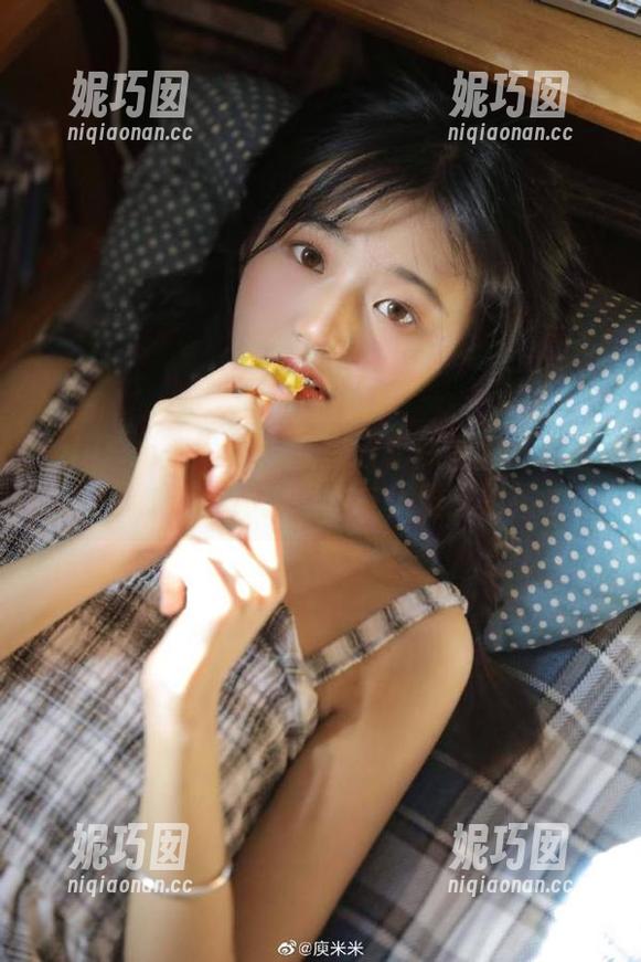 Xiuren秀人网 - 沈欢欣棉袜魅力写真合集分享：让你体验温暖与优雅的碰撞.txt