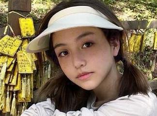 Xiuren秀人网 – 最新萌汉药baby很酷白色写真，瞬间捕捉纯真与优雅的完美结合！.txt