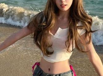 Xiuren秀人网 – 职业装之美，萝莉悠悠酱写真全集为你呈现职场风采.txt