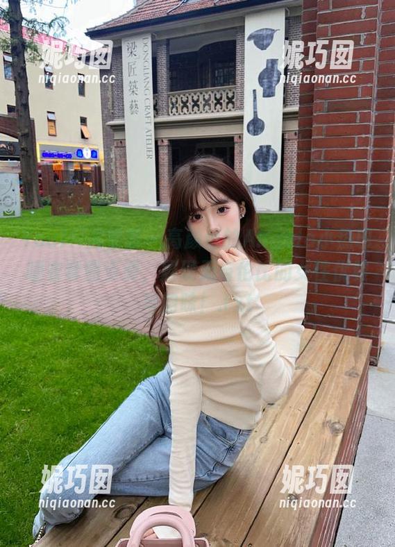 YouMi尤蜜荟 - 高颜值的Angela小热巴睡衣套图资源，展现无与伦比的女性优雅与韵味！.txt