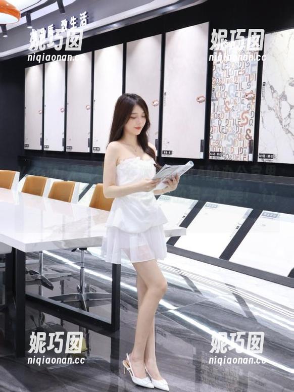 YouMi尤蜜荟 - 在娜娜TINA的办公室里：写真合集带你领略职场的另一种美！.txt