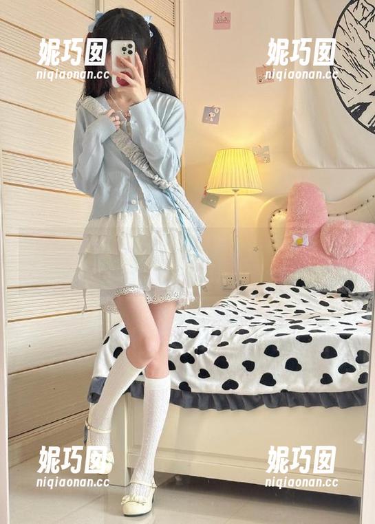 YouMi尤蜜荟 - 向美致敬：谭小灵自拍作品的图集与美图展览.txt