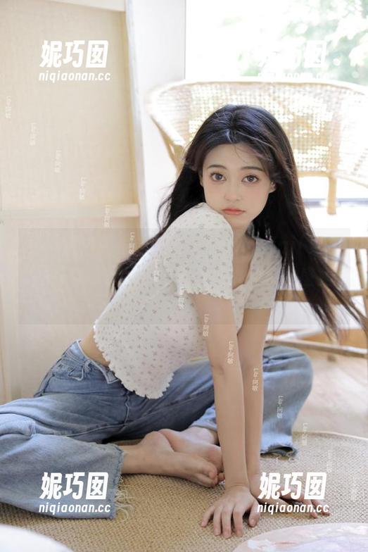 不容错过的最新写真，asagiriai(爱ちゃん)与“裸足”主题碰撞出的视觉盛宴.txt
