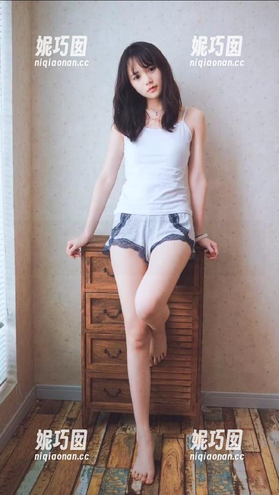 beautyleg - 尽情畅游在Flora泳池写真全集中，绽放出夏日的活力与欢乐.txt