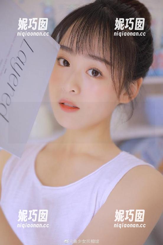 beautyleg - 走进Julia的梦幻世界，私拍圣诞套图为你描绘出假日的绚丽画卷.txt