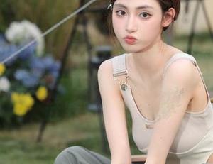 beautyleg – 免费分享Leonie学姐的写真图包，带你一起体验她的风格与韵味，赶紧来拿！.txt