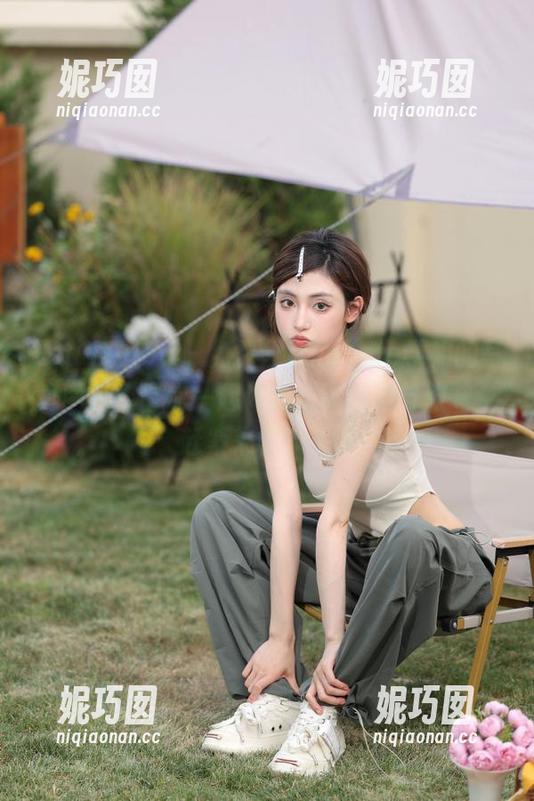 beautyleg - 免费分享Leonie学姐的写真图包，带你一起体验她的风格与韵味，赶紧来拿！.txt