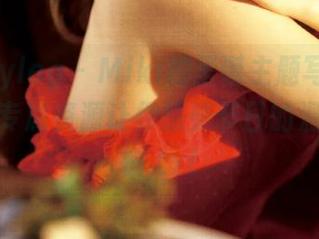 beautyleg – Miki的圣诞主题写真在线发布，专属资源让你感受节日的温暖与欢愉.txt