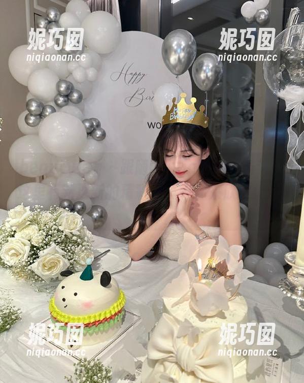beautyleg - 跟随Olivia探索万圣节，这里有新更新的精彩写真等你来欣赏！.txt