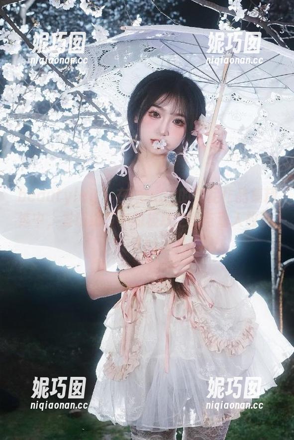 beautyleg - 在Penny的美足作品集精选中，发现细节中的极致之美与动人故事.txt