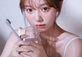 beautyleg – 贴近PinQ的艺术灵感，裤里丝作品集下载让你无比心动！.txt