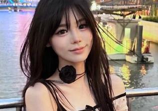 beautyleg – 简晓育的最新作品集，睡衣写真带你走进温暖的私密世界.txt