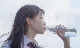 fushii_海堂私拍生化女仆，沉浸在这组精彩绝伦的图片中.txt