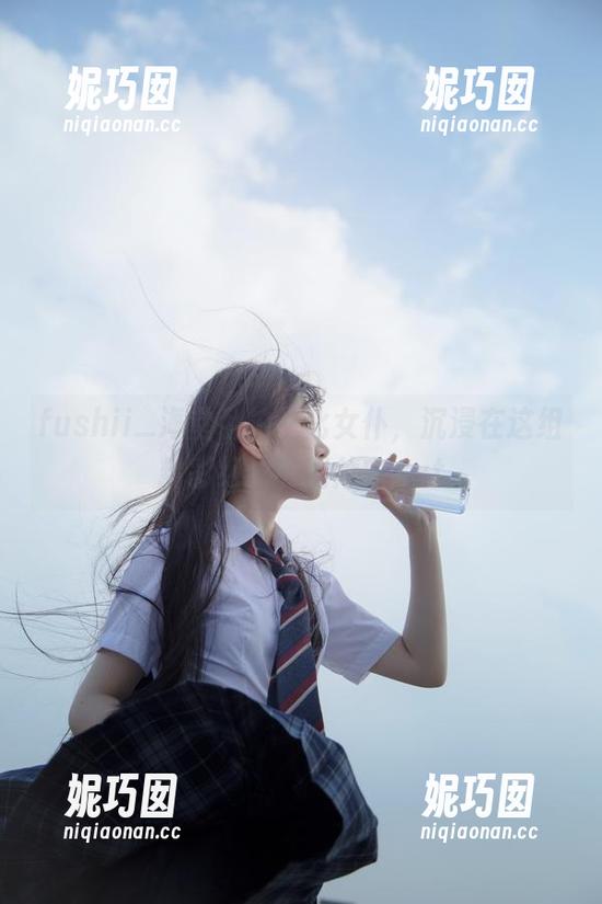fushii_海堂私拍生化女仆，沉浸在这组精彩绝伦的图片中.txt