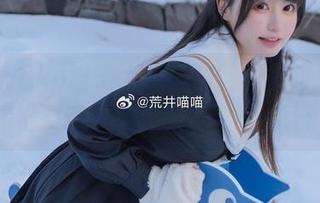 走进nyako喵子大魔王的世界：路易九世旗袍灵动写真合集全景分享.txt