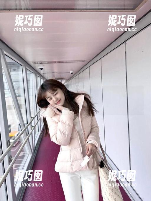pans - 宁宁经典毛衣写真全集，免费下载，每一张都是视觉的盛宴.txt