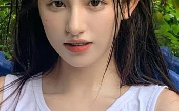 pans – 奇幻雨涵网袜作品合集震撼来袭，随时随地下载享受她的每一缕风情与独特韵味！.txt