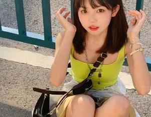 让人陶醉的puypuy教室写真精选合集，完美展现她的个性.txt