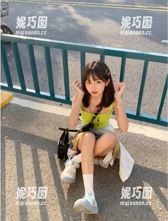 让人陶醉的puypuy教室写真精选合集，完美展现她的个性.txt