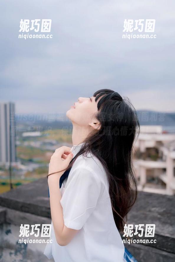 当usejan蓝蓝化身办公室女神，原图和套图一起出炉，保证让你上班心情大好！.txt