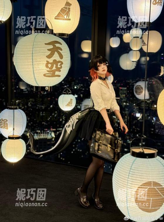 在这个冬季，精选w百合欧皇子w的圣诞作品，让我们共同感受节日的快乐！.txt