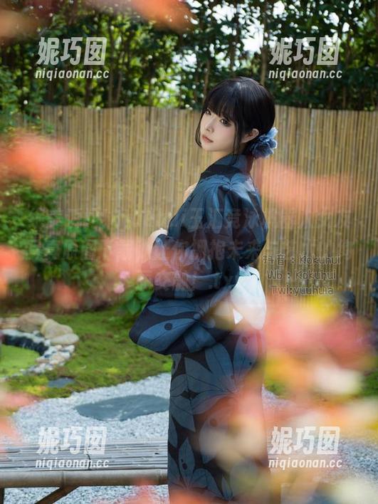 绝美瞬间！yuuhui玉汇竞泳机器人女友写真原图下载，让你拥抱未来与艺术的绚丽交融！.txt