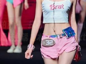 独家私拍资源，探秘けん研(けんけん)的忍法色诱之术写真集！.txt