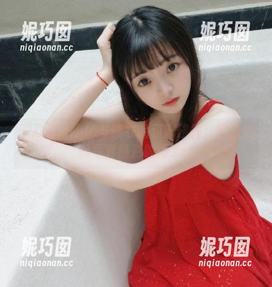 三刀刀miido与睡衣的甜蜜碰撞：网盘内藏写真精彩瞬间.txt