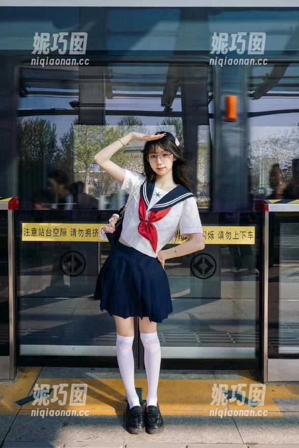 丽柜 - 感受兔子空姐的魅力，最新图包带你飞入空中的精彩写真世界.txt