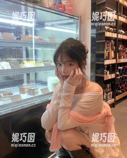 丽柜 - 凉儿双生花私拍图包限量发售，快来解锁独特的摄影体验！.txt