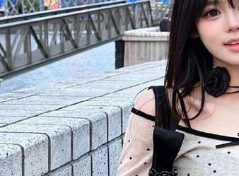 丽柜 – 心心黑丝私拍原图，诠释了性感与艺术的完美结合.txt