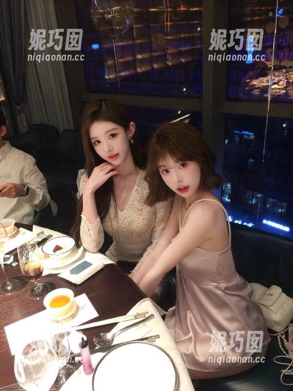 丽柜 - 心心带你遇见兔子：创意写真图册展现独特的互动魅力.txt