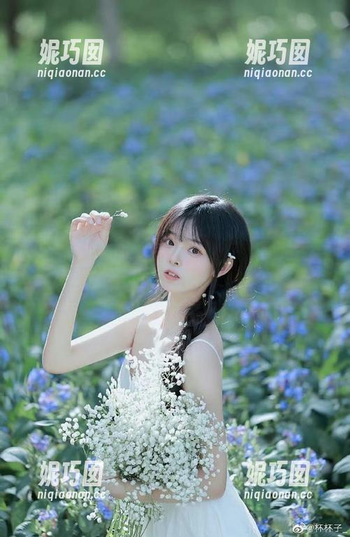 丽柜 - 细腻的瞬间记录：慕子温柔作品图集，展现她的独特魅力.txt