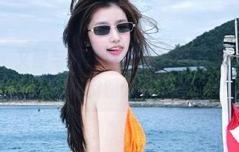 丽柜 – 文静与清纯结合的梦幻图集，优质写真资源分享.txt