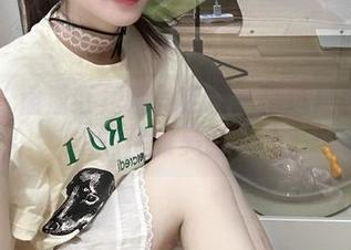 丽柜 – 潘潘红裙瞬间定格：精选原图记录她的优雅美丽.txt