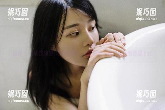 丽柜 - 王欣竹旗袍作品精选集，让你感受传统与现代的碰撞.txt
