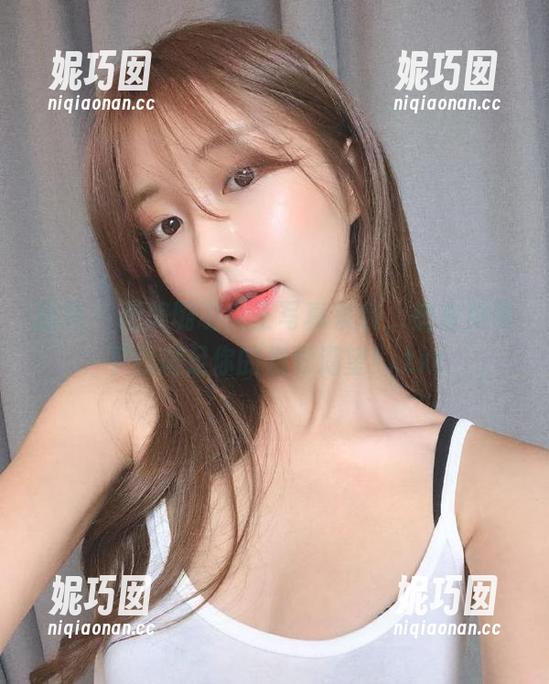 丽柜 - 绝美璐璐女王写真来袭，快来免费下载满足你的视觉渴望！.txt