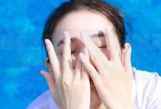 丽柜 – 睡衣之美：英子的写真照展现出独特的温柔和魅力.txt