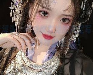跟随云溪溪，尽情欣赏她的美足写真合集，共享独特魅力.txt