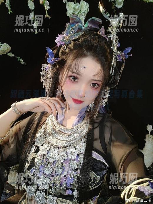 跟随云溪溪，尽情欣赏她的美足写真合集，共享独特魅力.txt