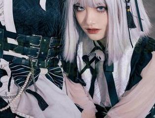 偷偷在网盘下载云溪溪的玫瑰写真，心想美丽如此奢侈.txt