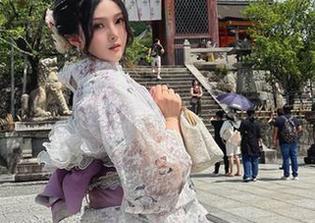 探索“你夏夏”的温柔瞬间，观看令人陶醉的精美图片.txt