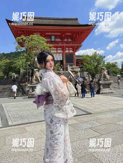 探索“你夏夏”的温柔瞬间，观看令人陶醉的精美图片.txt